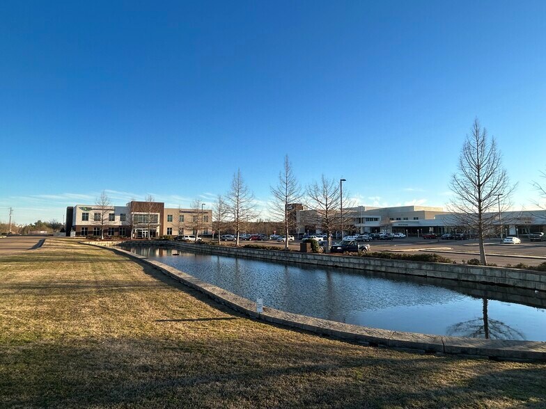 More Photos Of 163 River Oaks Dr, Canton Medical For Lease