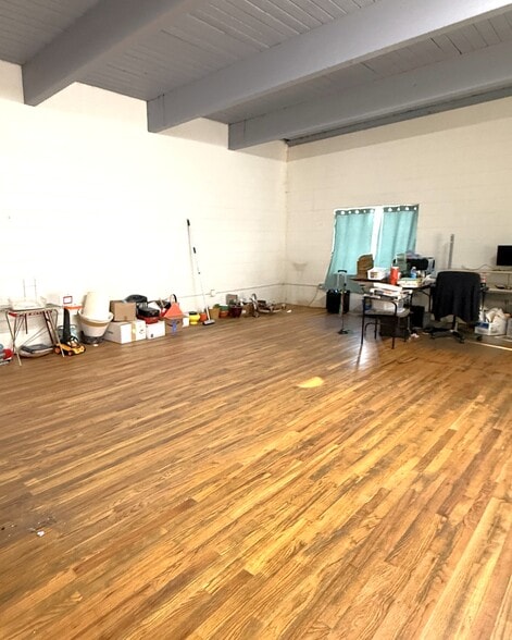 More Photos Of 805 W Main St, Sterling Auto Repair For Sale