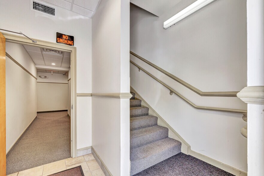 More Photos Of 1449 Old Waterbury Rd, Southbury Office For Lease