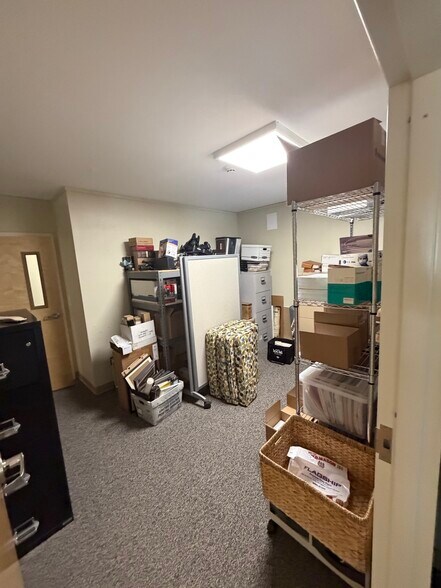 More Photos Of 144 Thadeus St, South Portland Office Residential For Lease