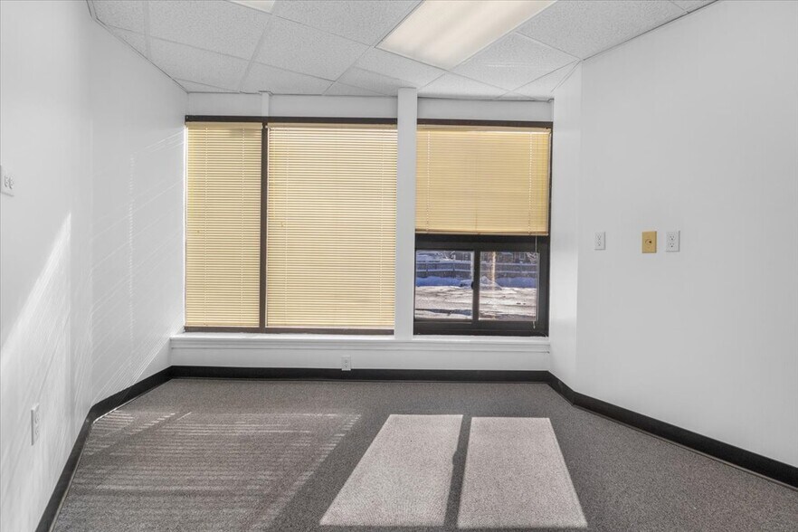 More Photos Of 478 Torrey St, Brockton Medical For Sale