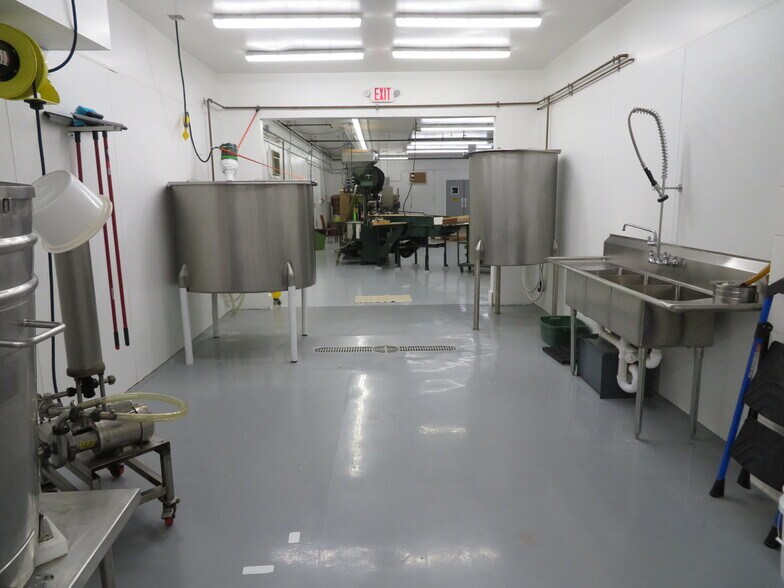 More Photos Of 100 Homestead Ave, Hillsboro Warehouse For Sale