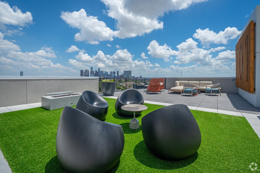 More Photos Of 701 Richmond Ave, Houston Apartments For Lease