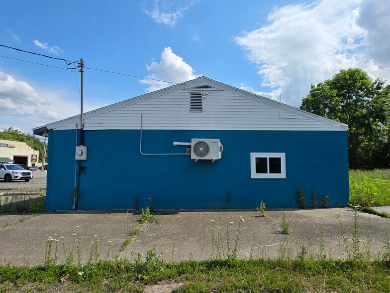 More Photos Of 121 Main st, New Haven Flex For Sale