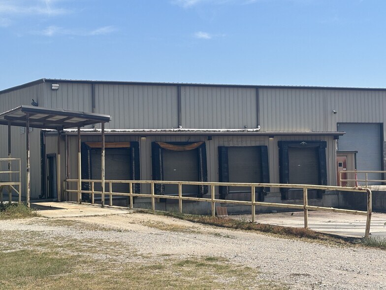 More Photos Of 100 Industrial Rd, Red Springs Manufacturing For Sale