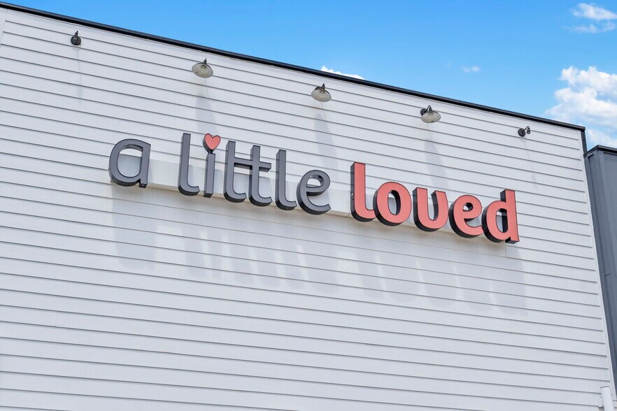 More Photos Of 1223 US-412, Siloam Springs Storefront For Lease