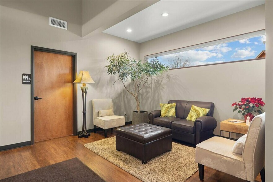More Photos Of 1631 Zimmerman Trl, Billings Office For Sale