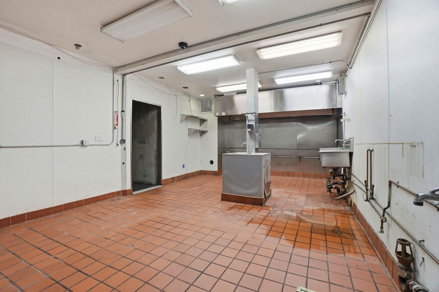 More Photos Of 2368 3rd St, San Francisco Restaurant For Lease