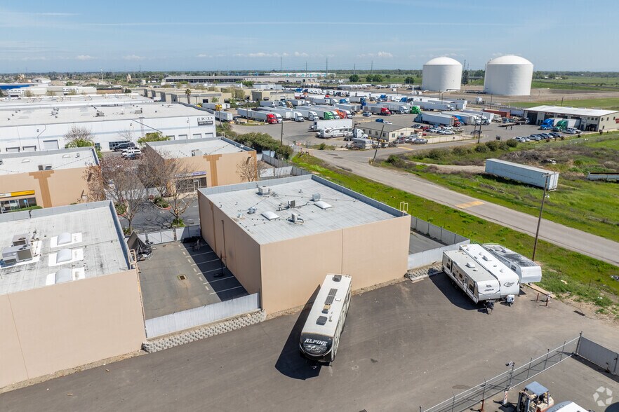 More Photos Of 9092 Elkmont Way, Elk Grove Warehouse For Sale