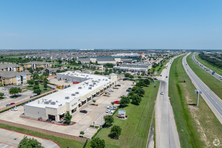 More Photos Of 7035 W Grand Pky S, Richmond Storefront For Lease