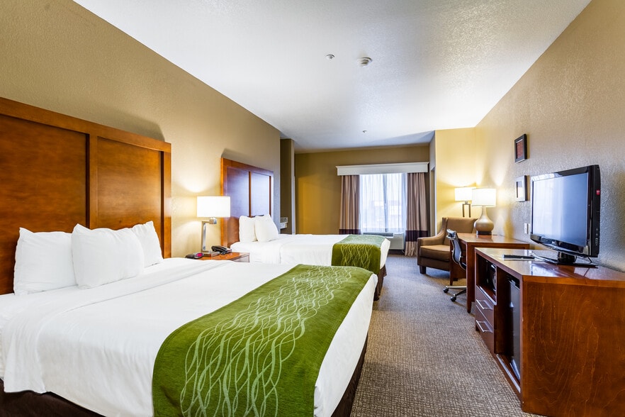 More Photos Of 910 W Interstate 20, Midland Hotel For Sale