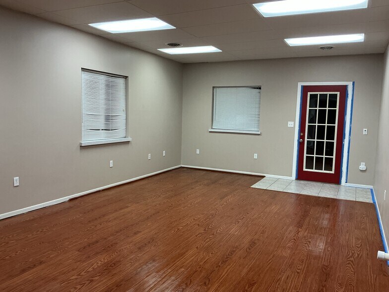 More Photos Of 399 Old Germantown Rd, Germantown Hills Self Storage For Lease