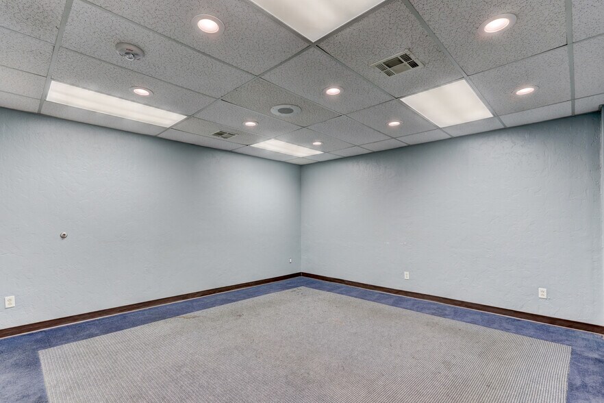 More Photos Of 5622 N Portland Ave, Oklahoma City Medical For Lease