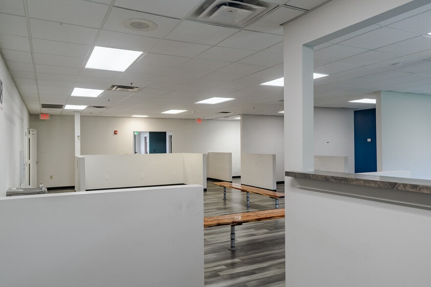 More Photos Of 1707 Alpine Dr, Columbia Storefront Retail Office For Lease