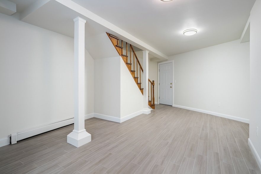 More Photos Of 187 Woodpoint Rd, Brooklyn Apartments For Sale