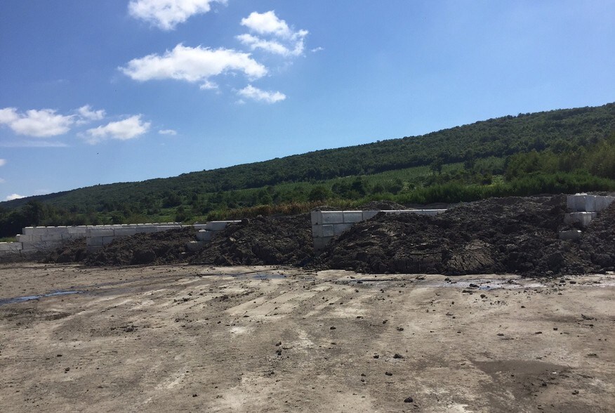More Photos Of 12 S Tremont Rd, Tremont Land For Lease
