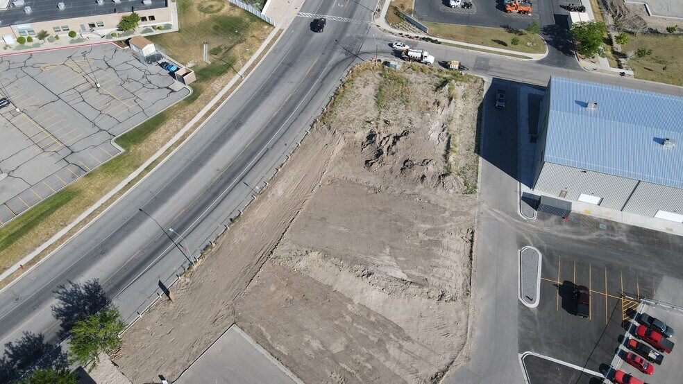 More Photos Of 60 1100 West St, Tooele Showroom For Lease