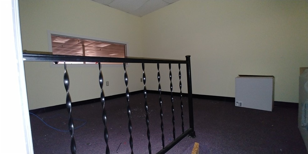 More Photos Of 5850 SE Abshier Blvd, Belleview Storefront Retail Office For Lease