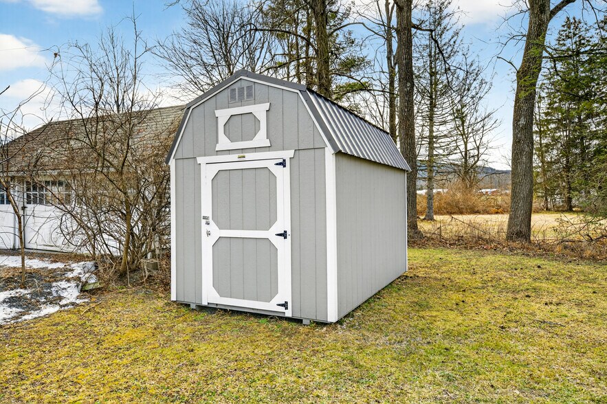 More Photos Of 1980 US-209, Brodheadsville Office Residential For Sale