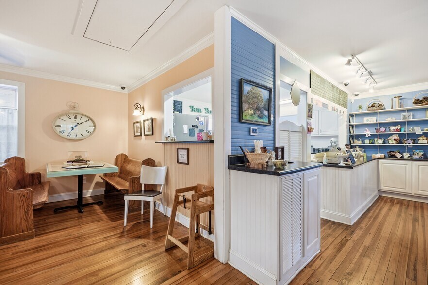 More Photos Of 1107 McKelvey Rd, Pelzer Restaurant For Sale