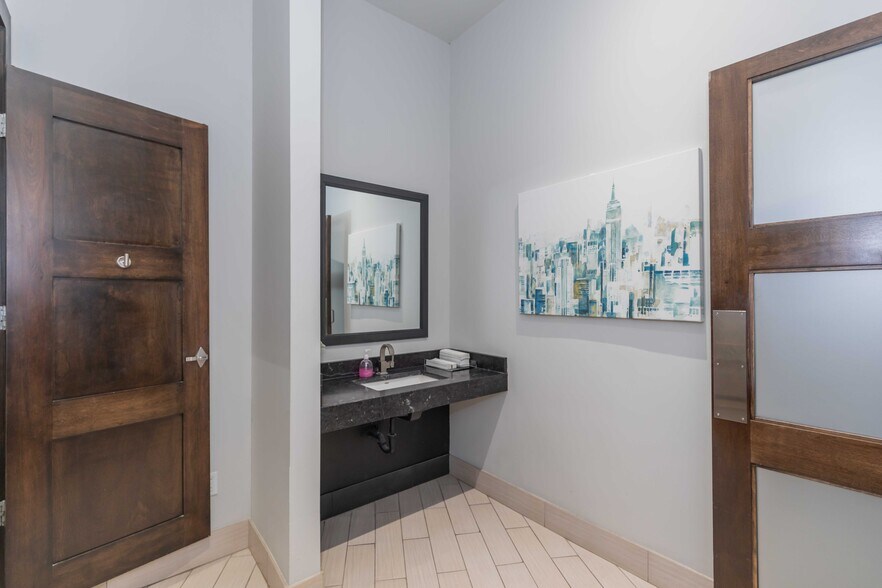 More Photos Of 5701 Time Square Blvd, Amarillo Office For Lease