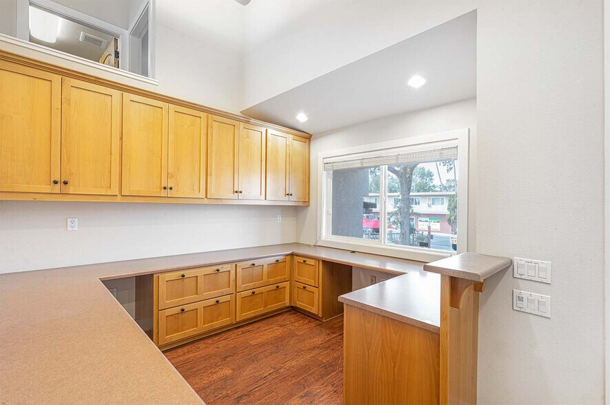More Photos Of 17977 Sonoma Hwy, Sonoma Office For Sale