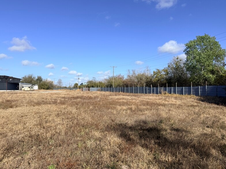 More Photos Of 4403 Business Ln, Plant City Land For Lease