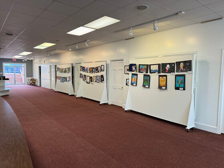 More Photos Of 305-307 E Main St, Front Royal Office For Sale