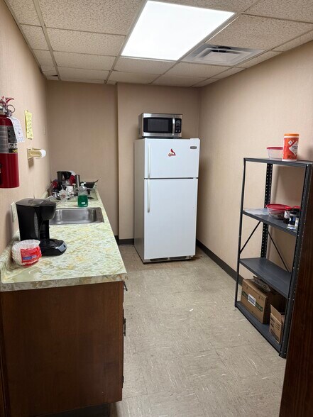 More Photos Of 4068 Hatcher Cir, Memphis Warehouse For Sale