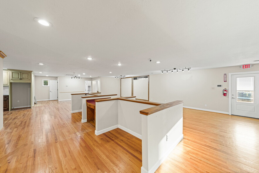 More Photos Of 125 Woodhaven Rd, North Wilkesboro Office For Sale