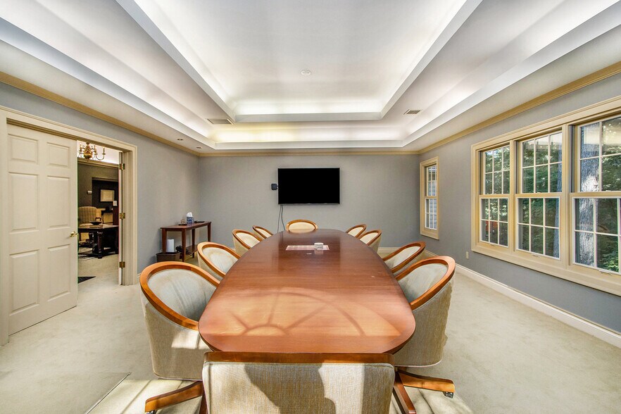 More Photos Of 7950 Moorsbridge Rd, Portage Office For Lease