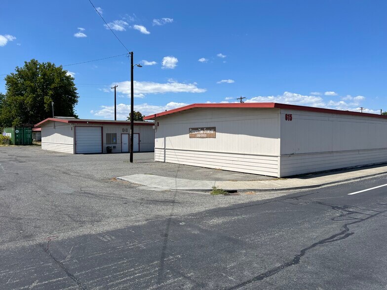 More Photos Of 615 N Fruitland St, Kennewick Self Storage For Sale