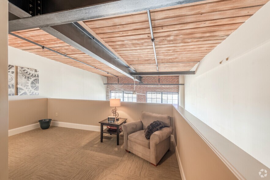 More Photos Of 12 Eagle St, Providence Apartments For Lease