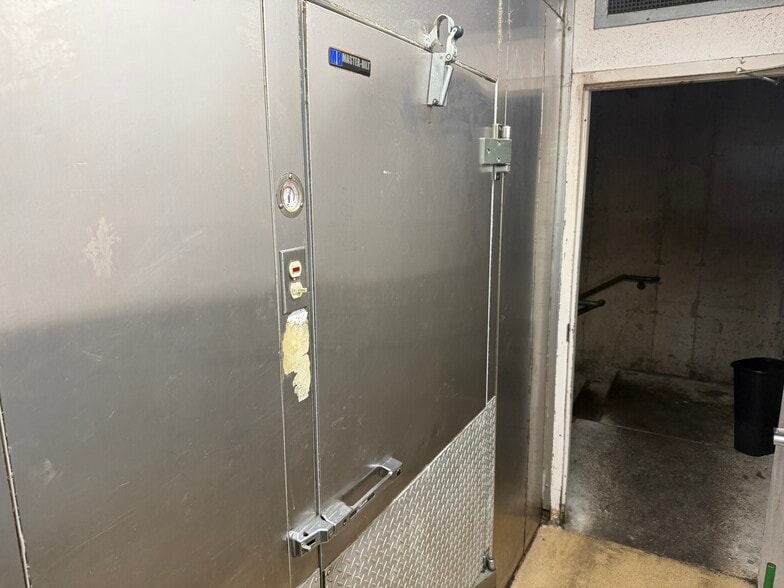 More Photos Of 1025 N Sherman Ave, Madison General Retail For Sale