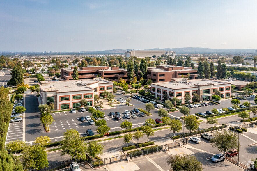 More Photos Of 1422 Edinger Ave, Tustin Office For Sale