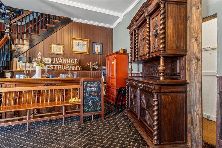 More Photos Of 315 Main St, Ferndale Hotel For Sale