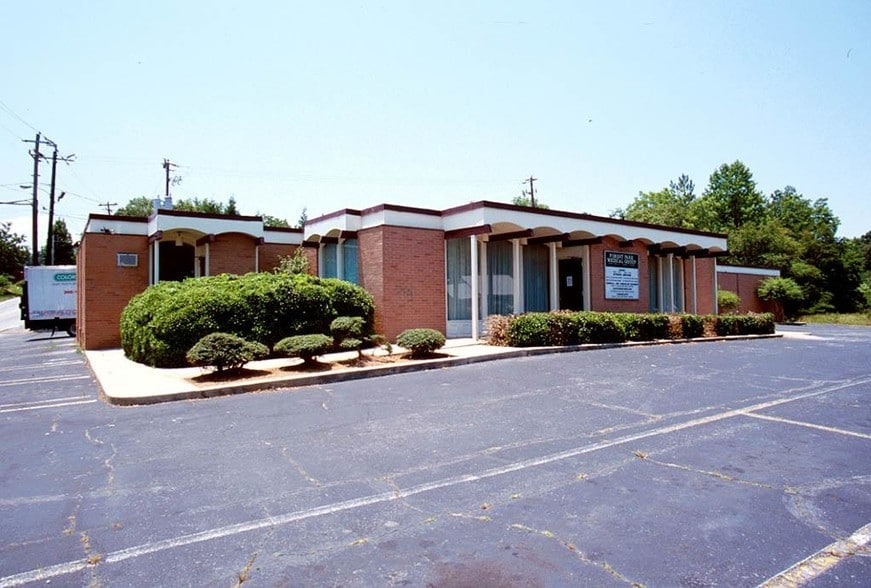 More Photos Of 1019 Astor Ave, Forest Park Medical For Sale