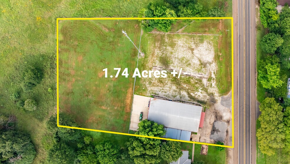 More Photos Of 15185 TX-21, Douglass Department Store For Sale