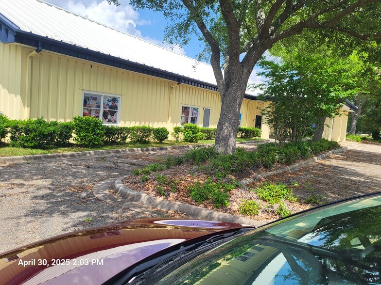 More Photos Of 3525 Russell Rd, Marianna Daycare Center For Sale