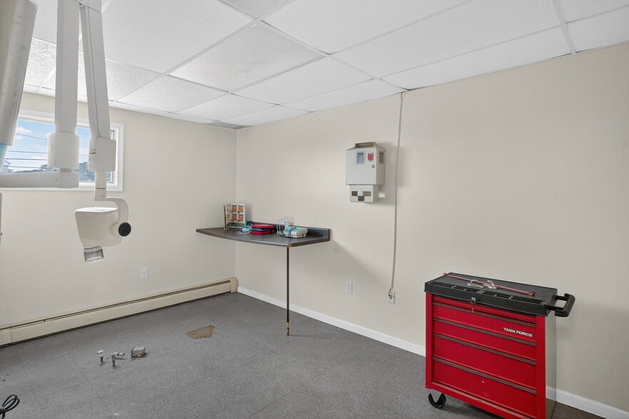 More Photos Of 1106 Broadway, Fountain Hill Office Residential For Sale