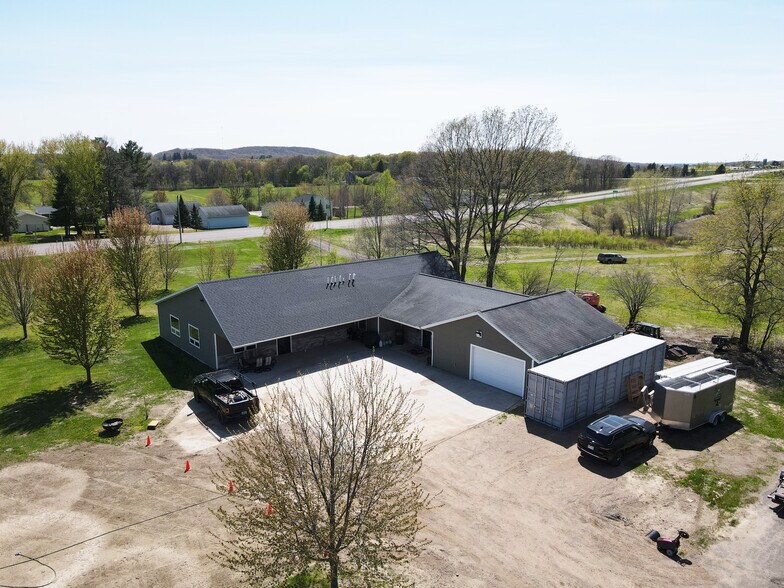 Primary Photo Of 359 Elm st, New Auburn Freestanding For Sale