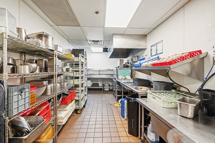 More Photos Of 1222 N US 23, East Tawas Restaurant For Sale