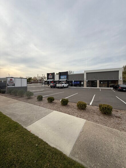 More Photos Of 31301 Harper Ave, Saint Clair Shores Restaurant For Lease