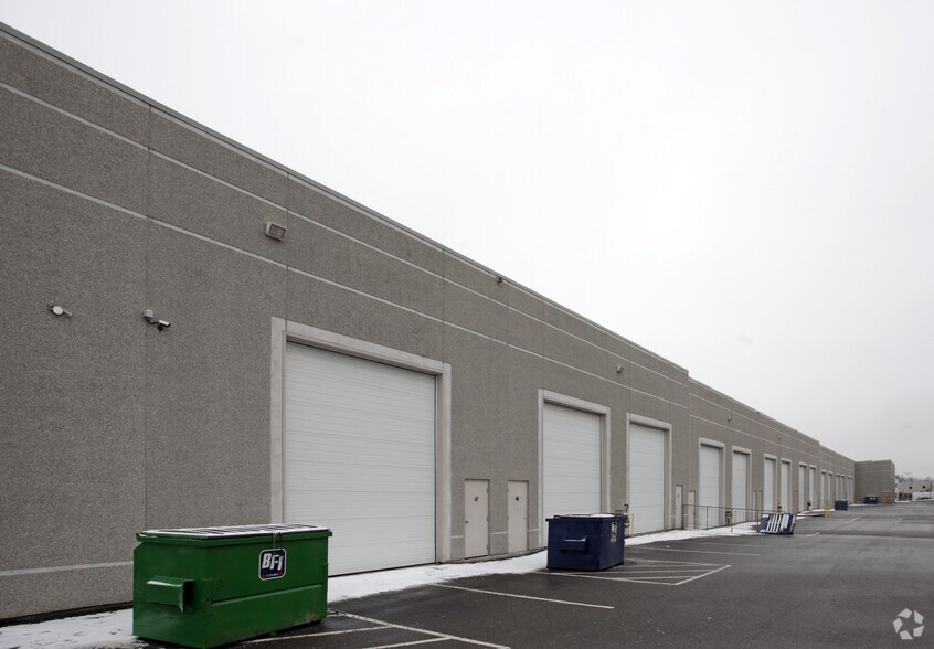 More Photos Of 2501 Rutherford Rd, Vaughan Light Distribution For Lease