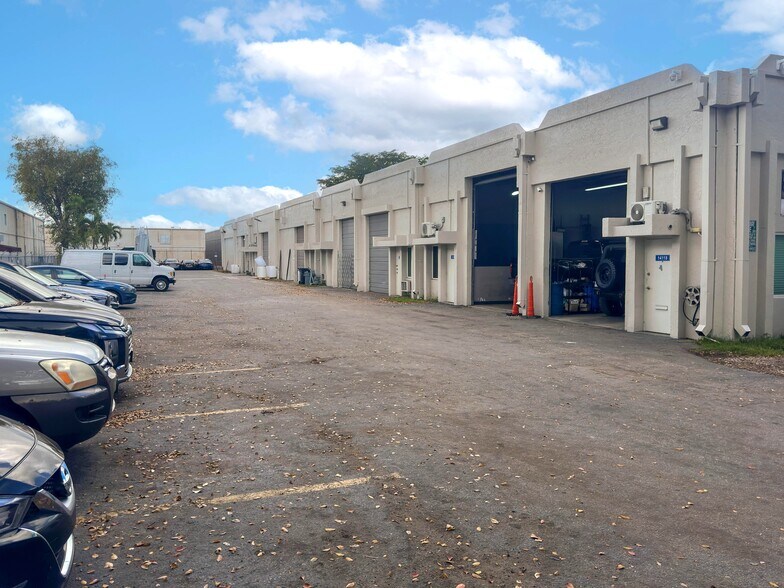 More Photos Of 14080-14118 SW 139th Ct, Miami Light Manufacturing For Sale