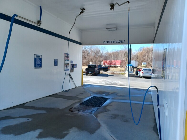 More Photos Of 688 John Fitch Hwy, Fitchburg Carwash For Sale