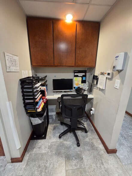 More Photos Of 4219-4221 S Alameda St, Los Angeles Office For Lease
