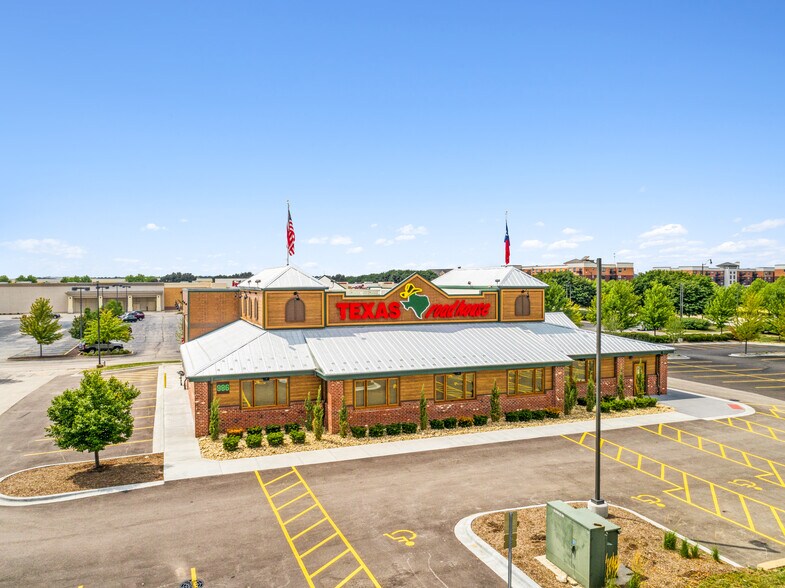 Primary Photo Of 986 N Route 59, Aurora Restaurant For Sale