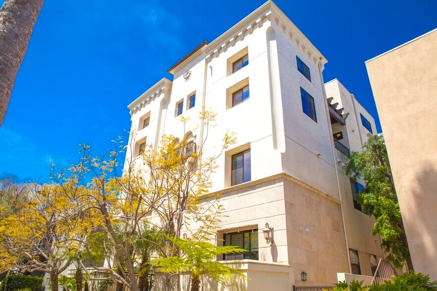 More Photos Of 11649 Mayfield Ave, Los Angeles Apartments For Sale