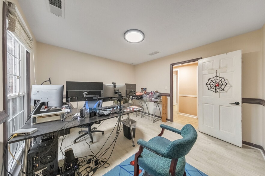 More Photos Of 2440 Sandy Plains Rd, Marietta Office For Sale